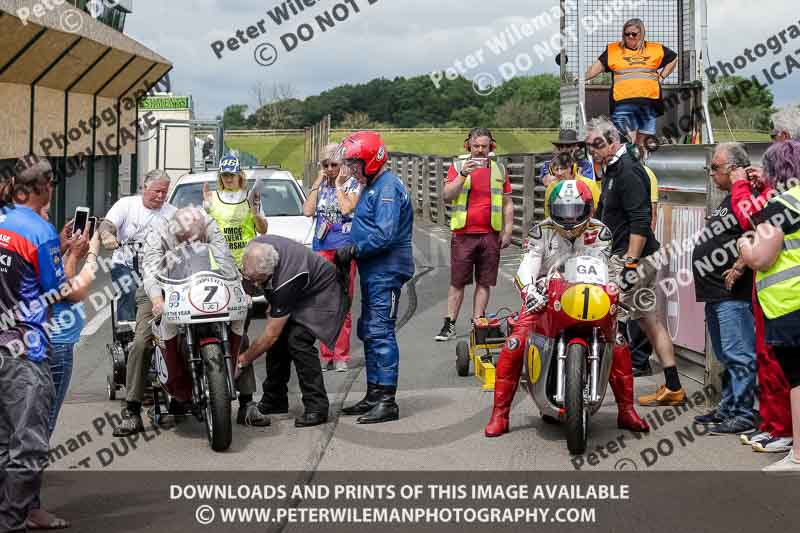 Vintage motorcycle club;eventdigitalimages;mallory park;mallory park trackday photographs;no limits trackdays;peter wileman photography;trackday digital images;trackday photos;vmcc festival 1000 bikes photographs
